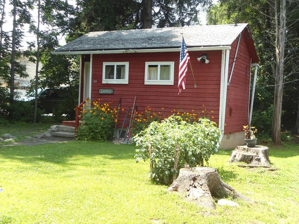 Flower Field Inn And Cottages Stroudsburg Exterior photo