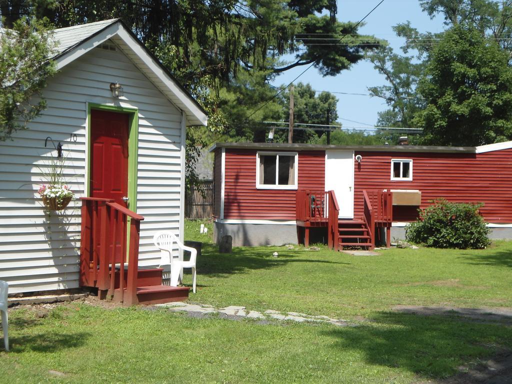 Flower Field Inn And Cottages Stroudsburg Exterior photo