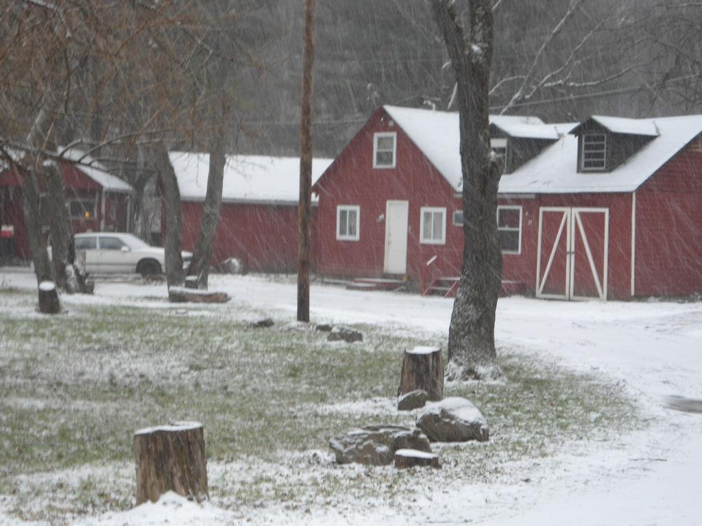 Flower Field Inn And Cottages Stroudsburg Exterior photo